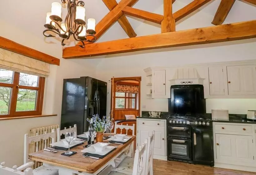Hawthorn Cottage