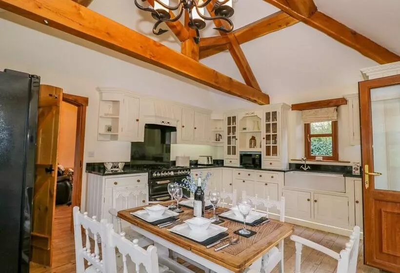 Hawthorn Cottage