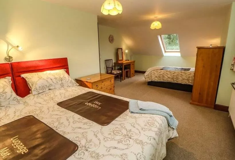 Holly Lodge