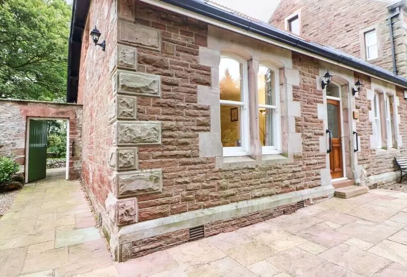 Holly Lodge