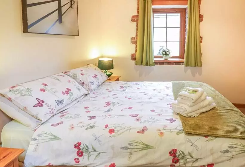 Lily Cottage