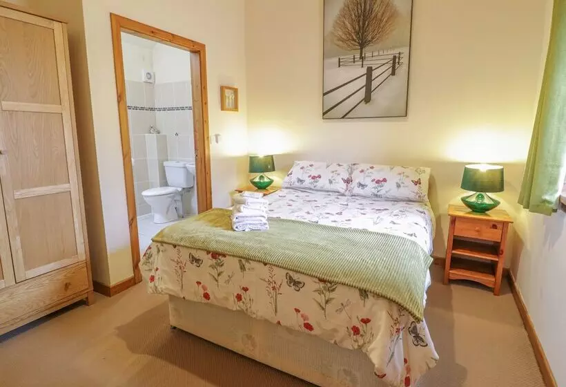 Lily Cottage