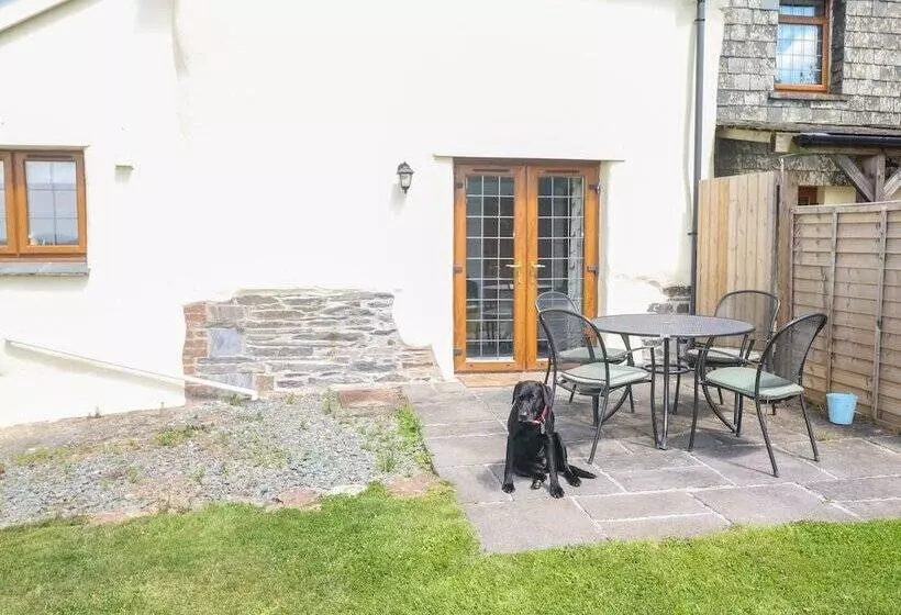 Lower West Curry Cottage