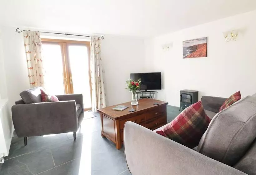 Lower West Curry Cottage