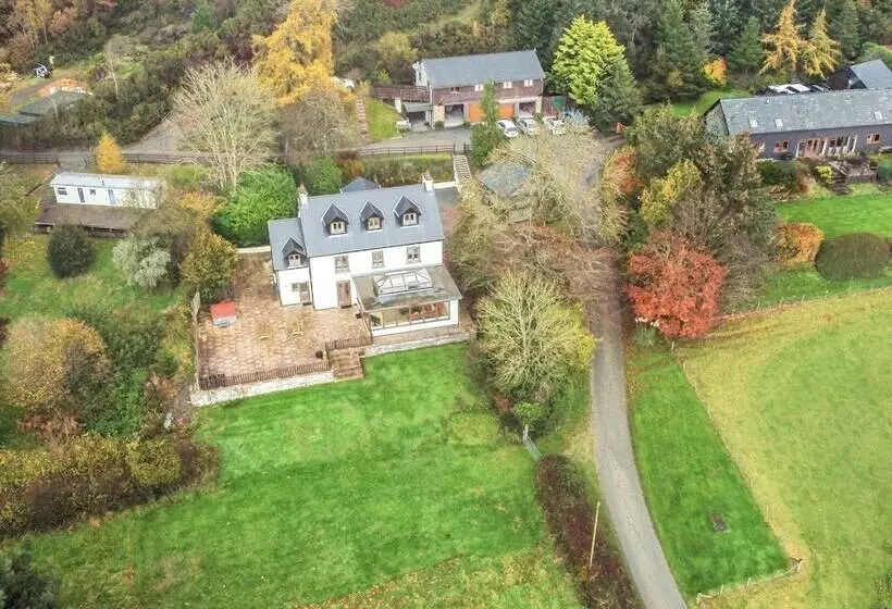 Oakwood House