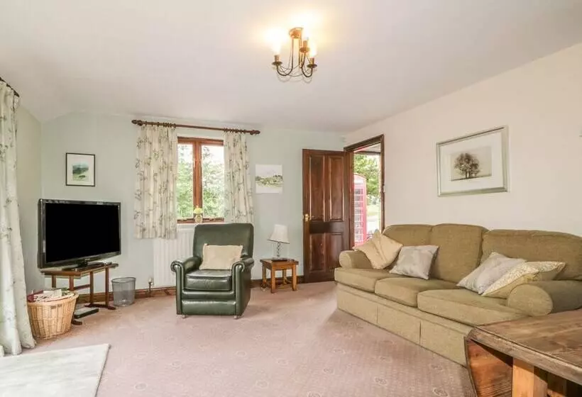 Pond End Cottage