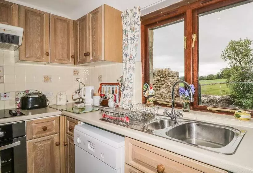 Pond End Cottage