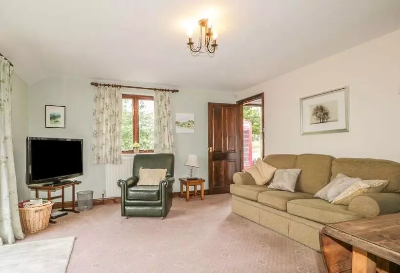 Pond End Cottage