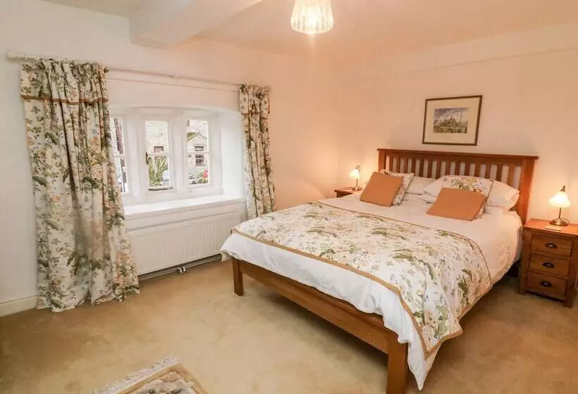 Eastburn Cottage
