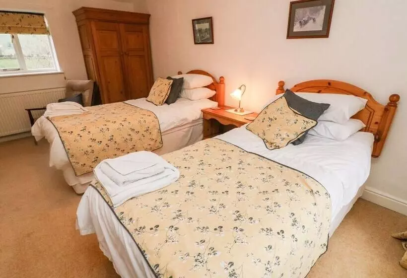 Eastburn Cottage