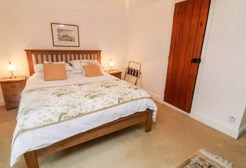Eastburn Cottage