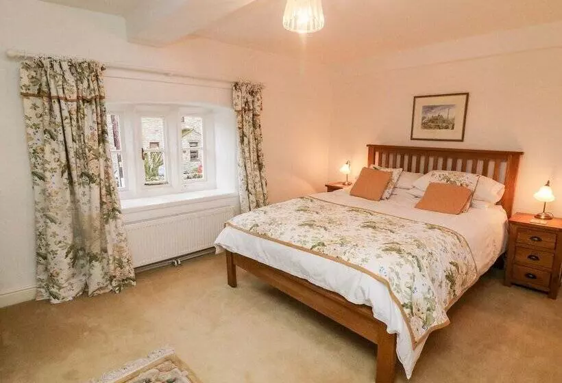 Eastburn Cottage