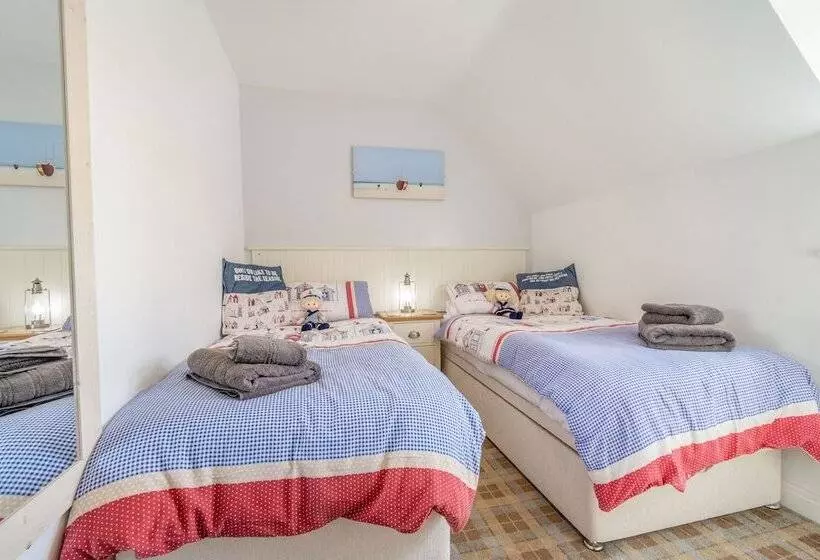 Lilipad Cottage