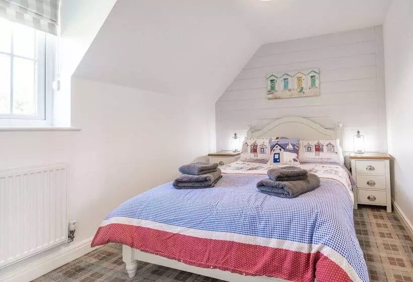 Lilipad Cottage