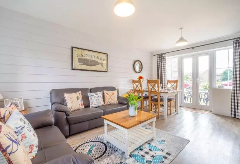 Lilipad Cottage