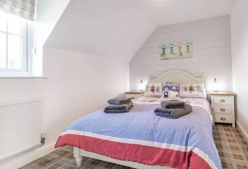 Lilipad Cottage