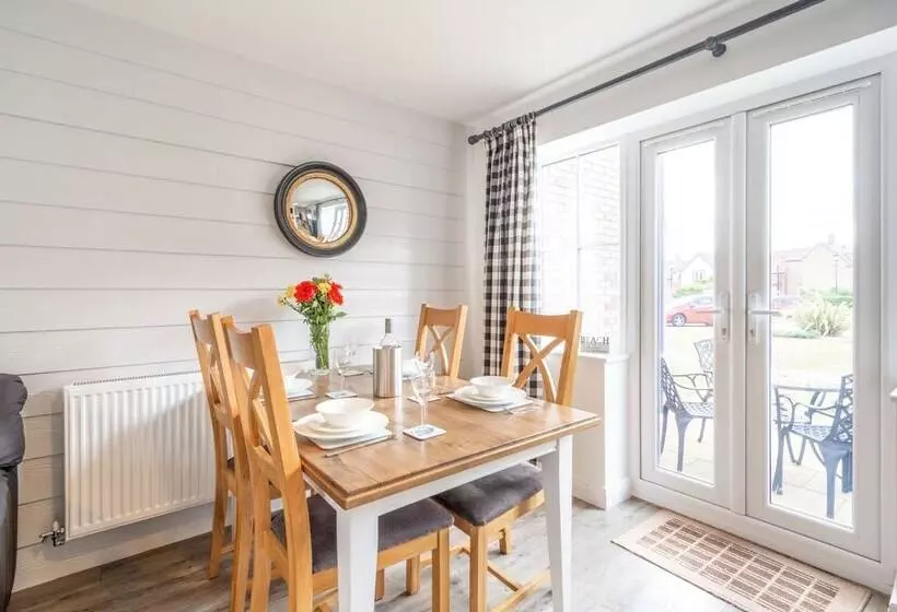 Lilipad Cottage