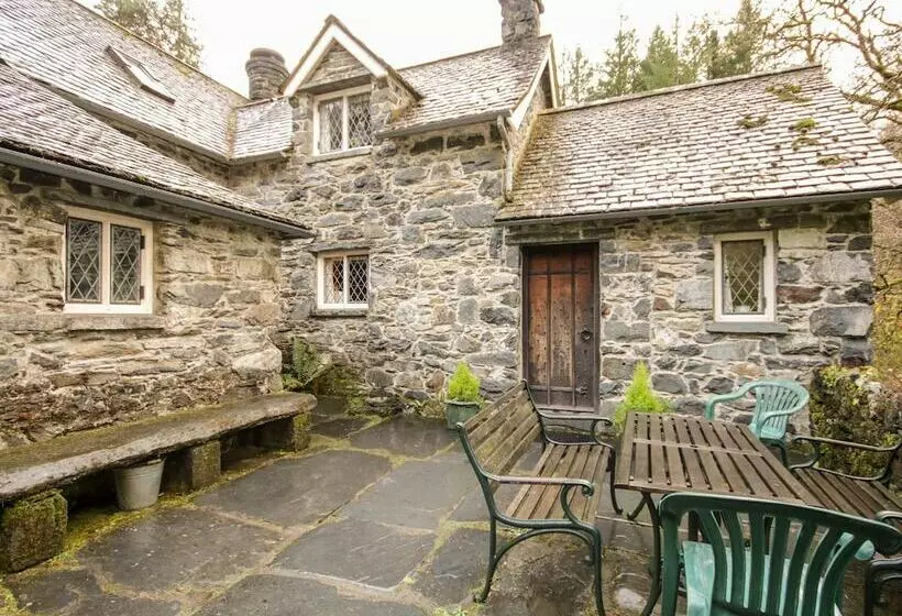 Nant Cottage