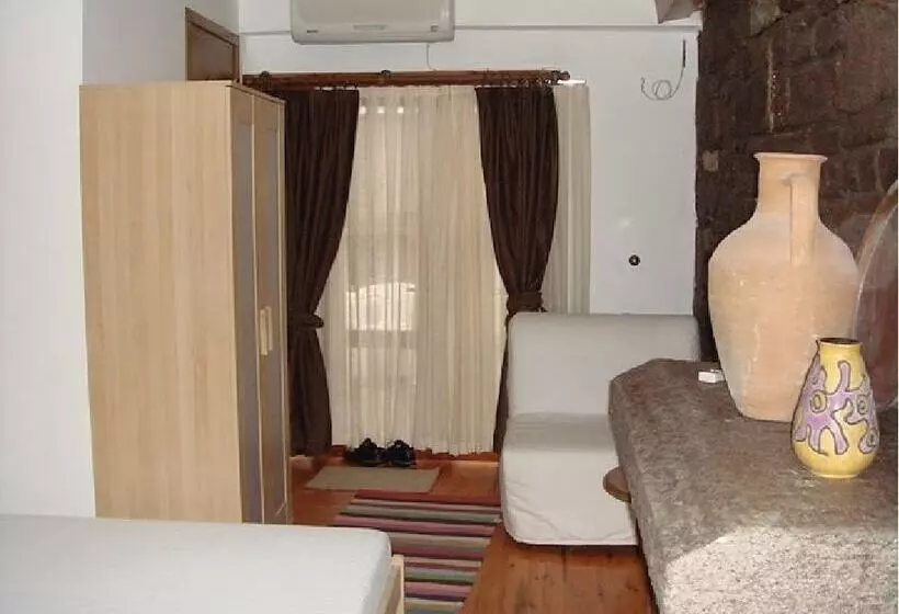 Assos Tas Ev Pansiyon