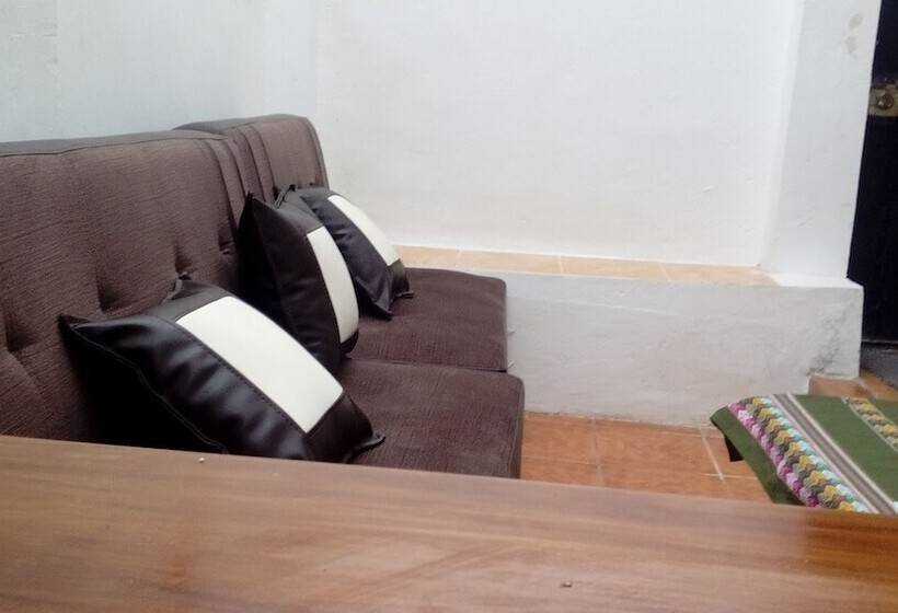 Cholo S House   Hostel