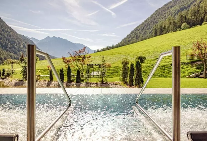 Hotelli Alpin & Spa Resort Schwarzenstein