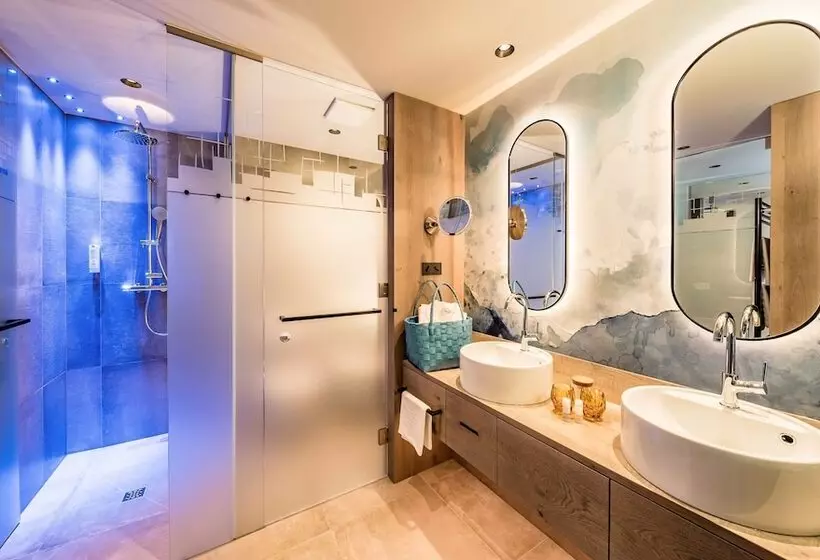 Hotelli Alpin & Spa Resort Schwarzenstein