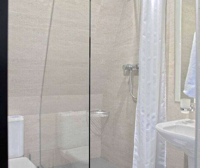 هتل Bristol Apart