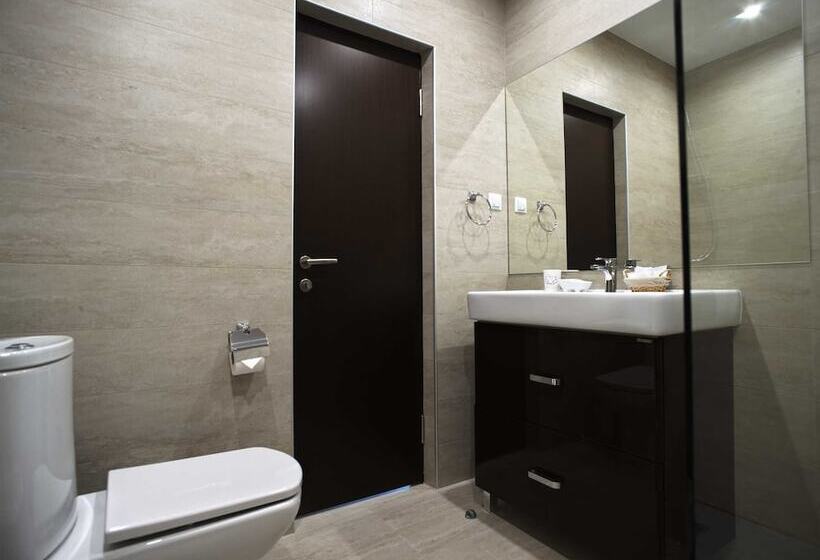 هتل Bristol Apart