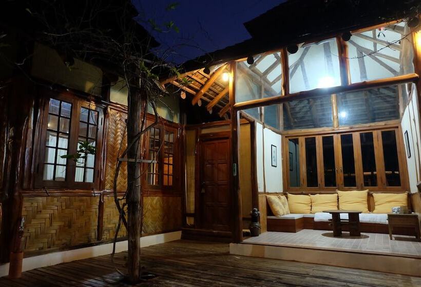 Hotelli Dala Hide Away Chiang Rai