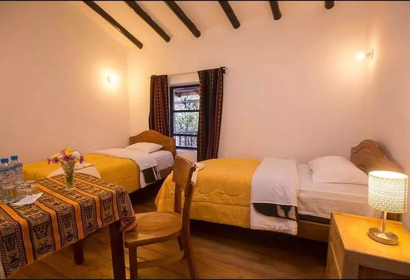 Hotelli Sequeiros Garden