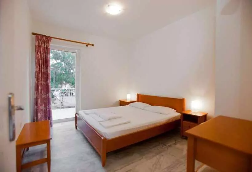 هتل Porto Assini