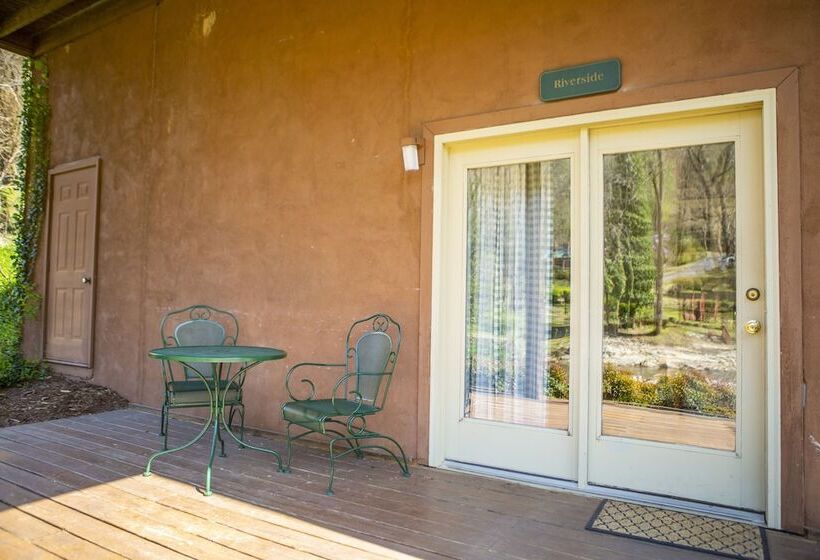 فندق على الطريق Chimney Rock Inn