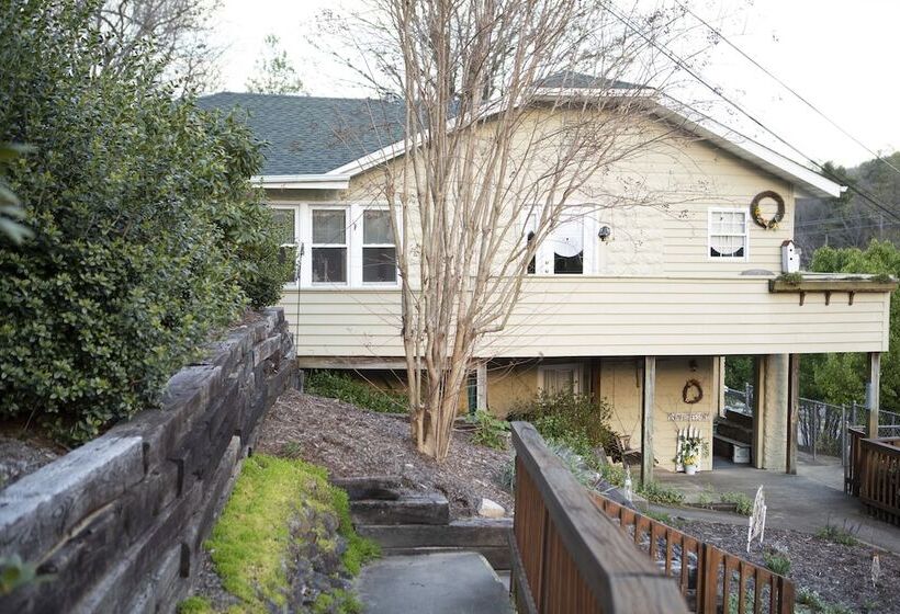 فندق على الطريق Chimney Rock Inn