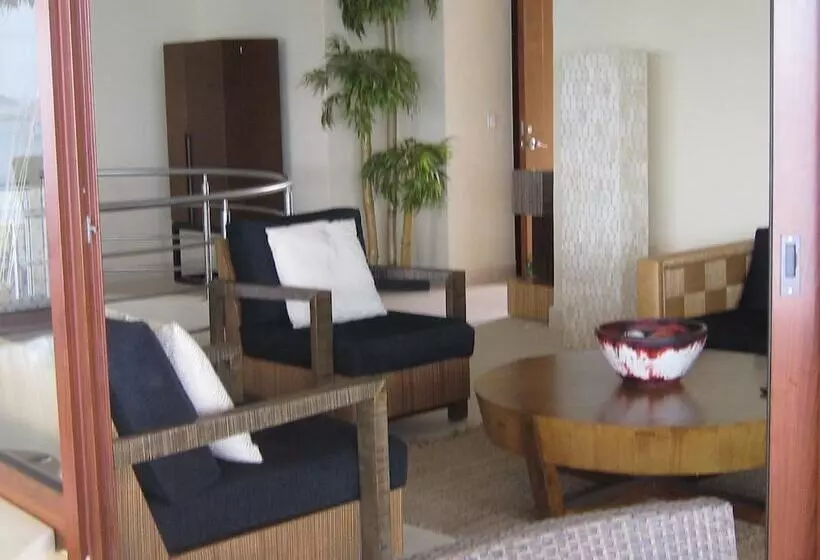 Palmetto Ixtapa 313