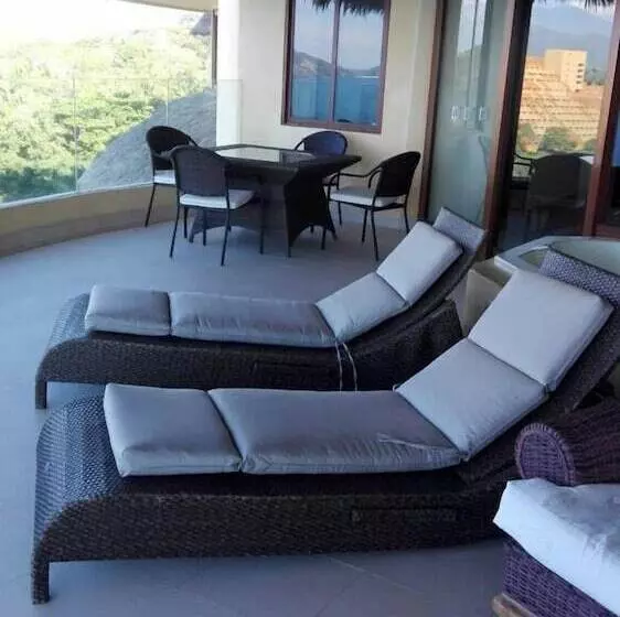 Palmetto Ixtapa 313