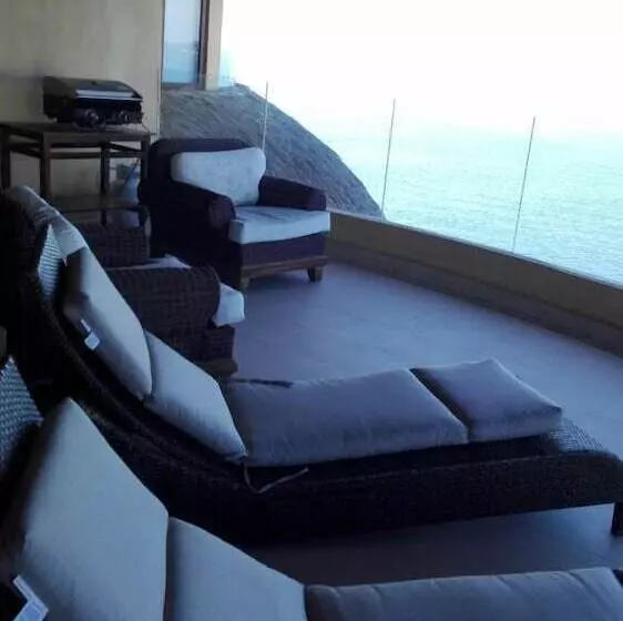 Palmetto Ixtapa 313