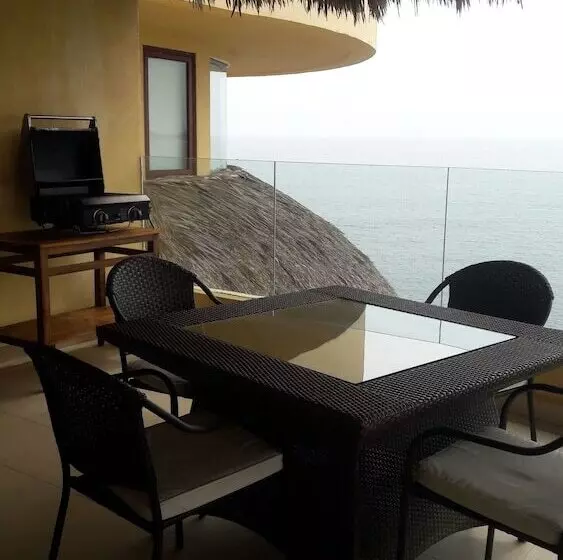 Palmetto Ixtapa 313