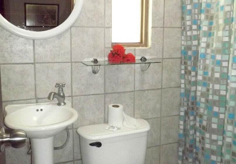 پانسیون Laura S House Bed & Breakfast