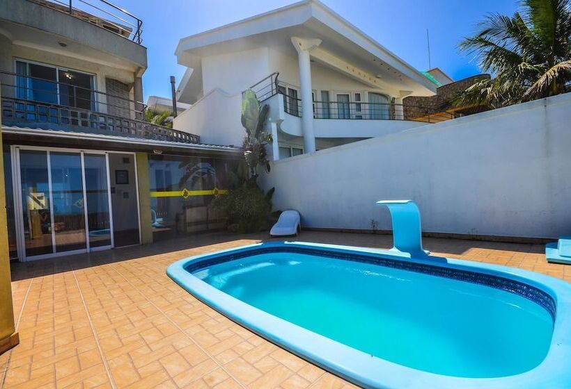 Banana House Sea Shore Hostel