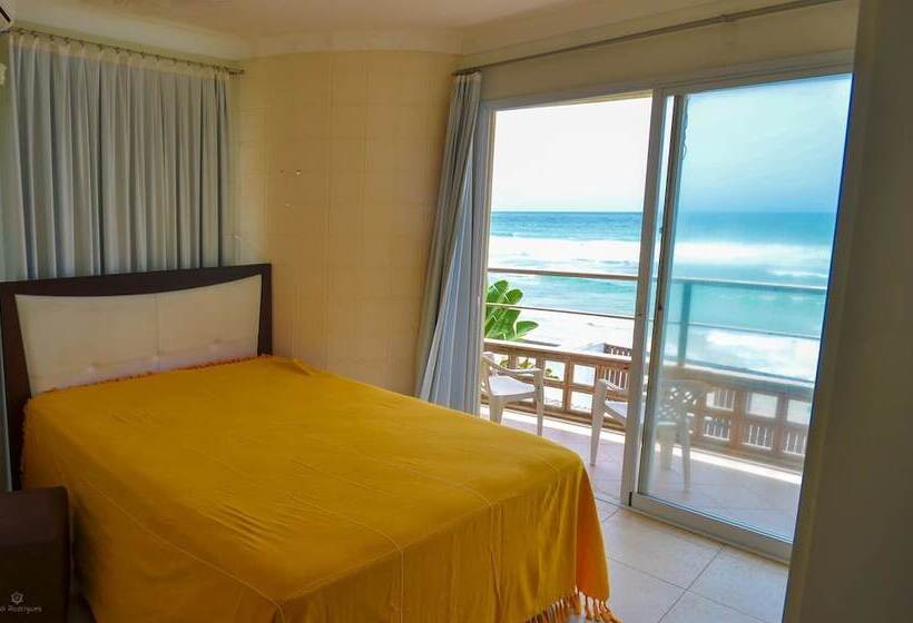 Banana House Sea Shore Hostel