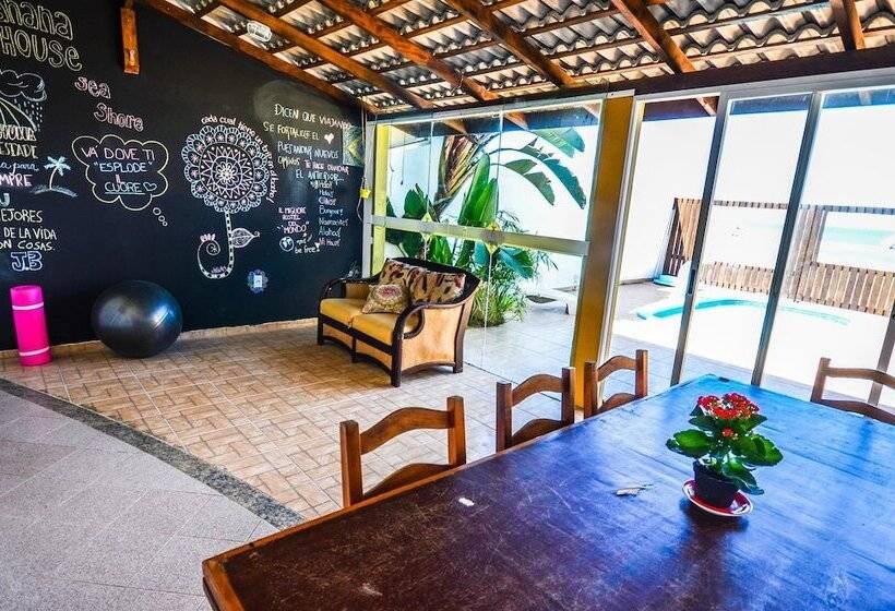 Banana House Sea Shore Hostel