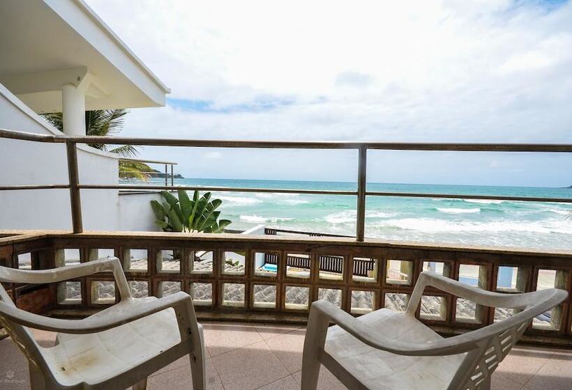 Banana House Sea Shore Hostel