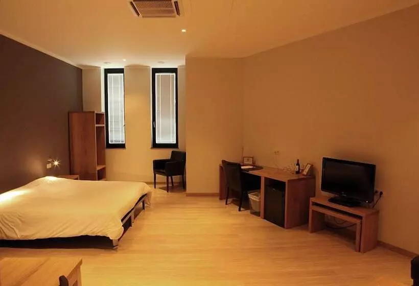 ホテル Boardhousing Apartservice