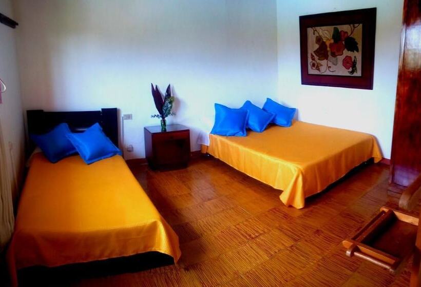 هتل Hacienda Tierra Verde