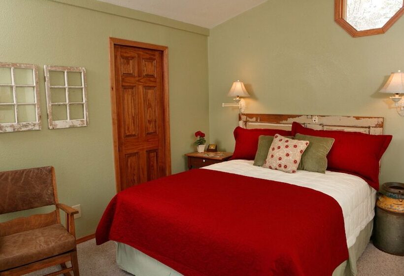 Otel Lake Lucerne Resort & Ranch