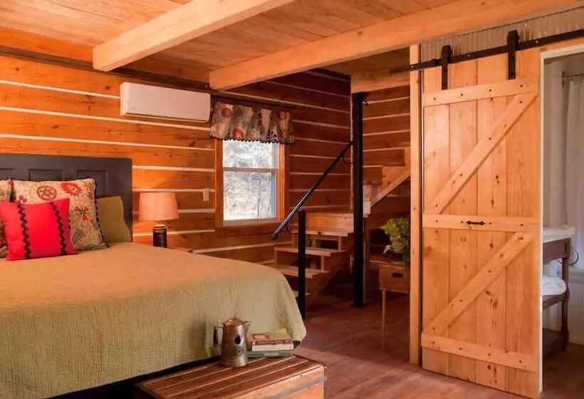 ホテル Lake Lucerne Resort & Ranch