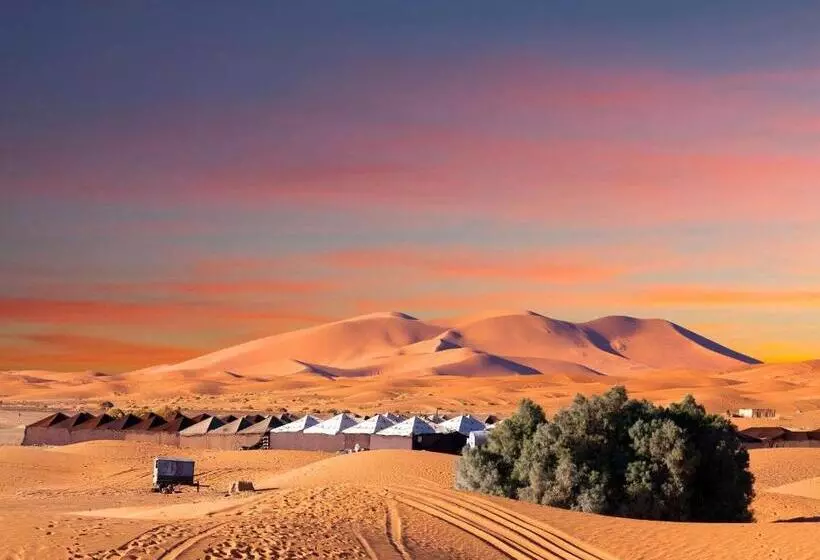 Hotelli Luxurious Desert Camp