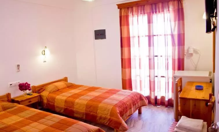 هتل Ios Resort