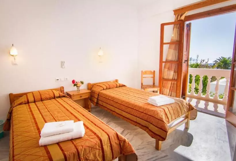 هتل Ios Resort