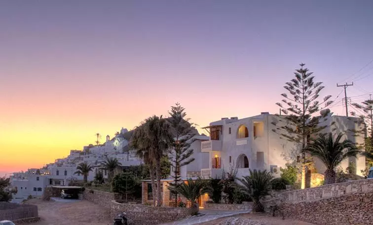 هتل Ios Resort